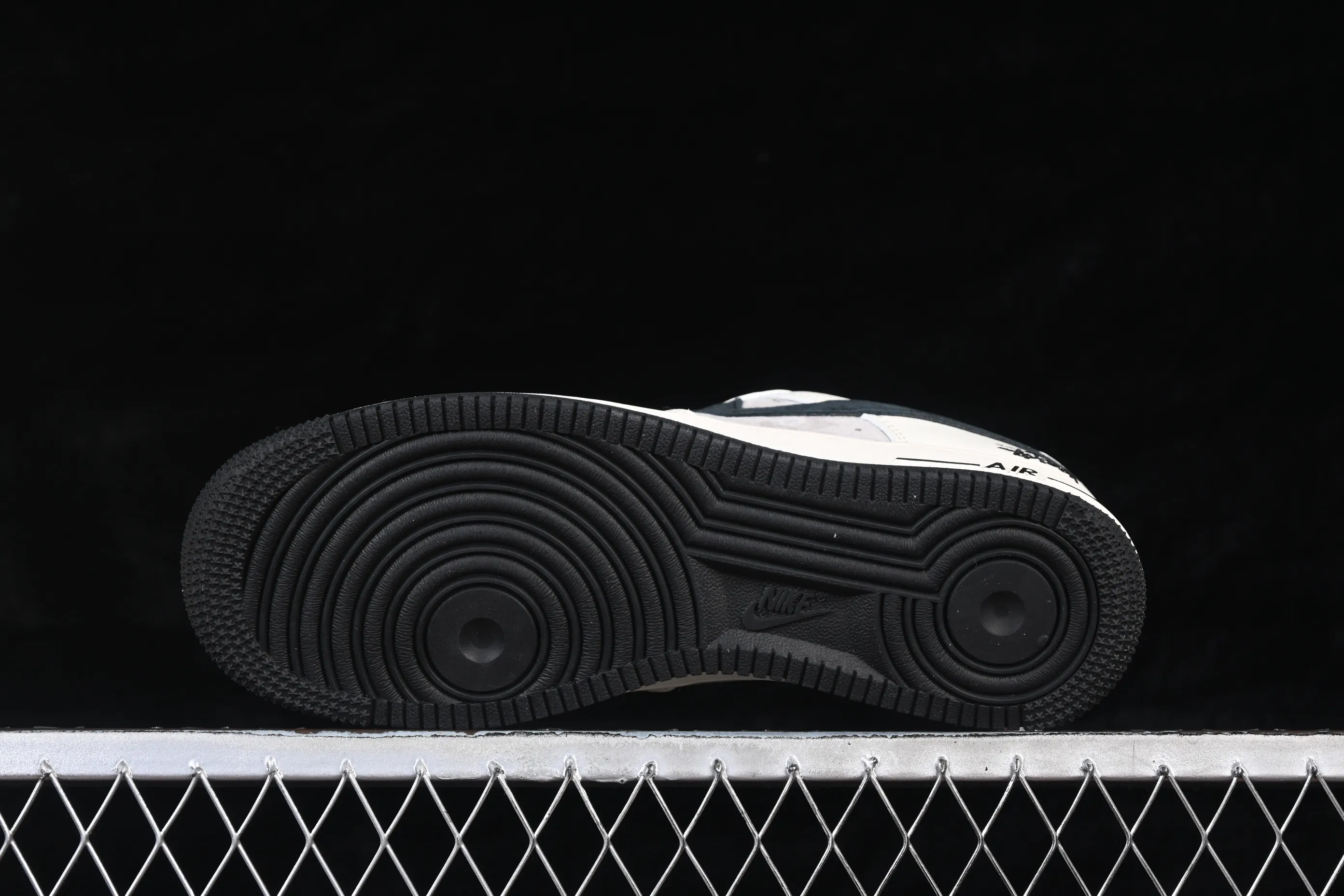 All categories Nk Air Force 1 Air Force series Nk Air Force 1 Low Air Force low-top Nike Air Force 1'07 Low Stussy co-branded white gray black Air Force 1 low-top casual sneakers XD9314-617